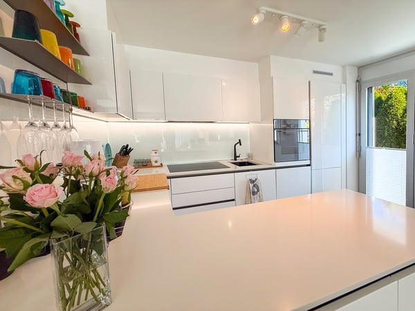 1.5-Zimmer-Wohnung mit wunderschönem Wintergarten und privatem Garten 8