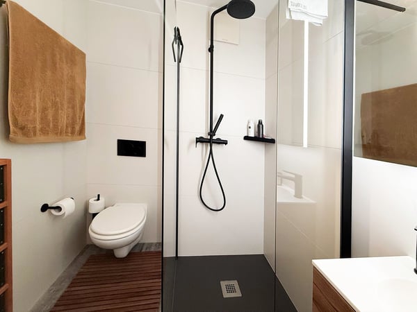 1.5-Zimmer-Wohnung mit wunderschönem Wintergarten und privatem Garten 13