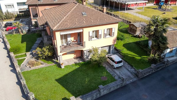 Casa unifamiliare con grande giardino 4