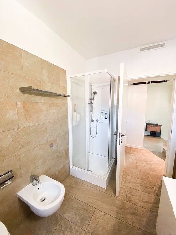 Moderno appartamento 1.5 locali con balcone e garage a Bellinzona 16