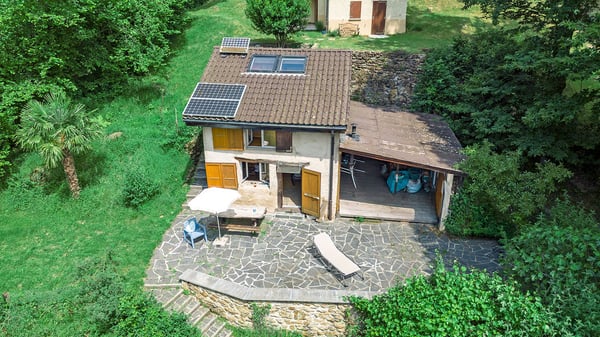 Charmante Rustico befindet sich in Scareglia, im Val Colla. Lugano 2