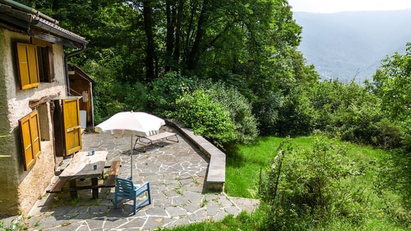 Charmante Rustico befindet sich in Scareglia, im Val Colla. Lugano 7