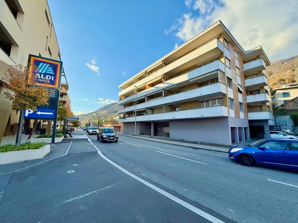 Moderno appartamento di 1.5 locali con piscina a Minusio 1