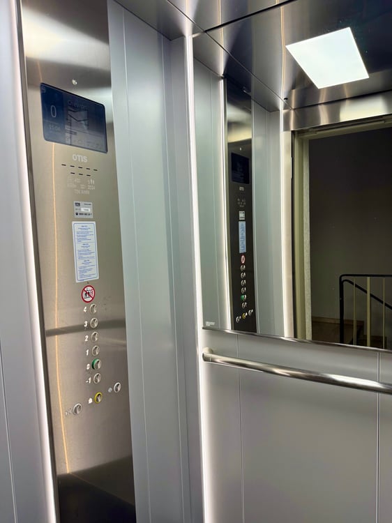 Moderno appartamento di 1.5 locali con piscina a Minusio 12