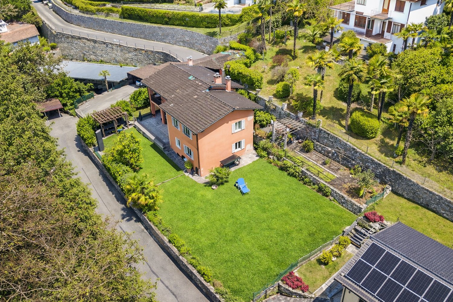 Single-family house with spacious yard, pergola, garden, solar panels