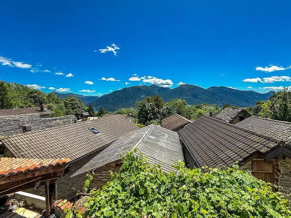 Tipica casa ticinese nel suggestivo Borgo di Viona, a Brione sopra Minusio 22