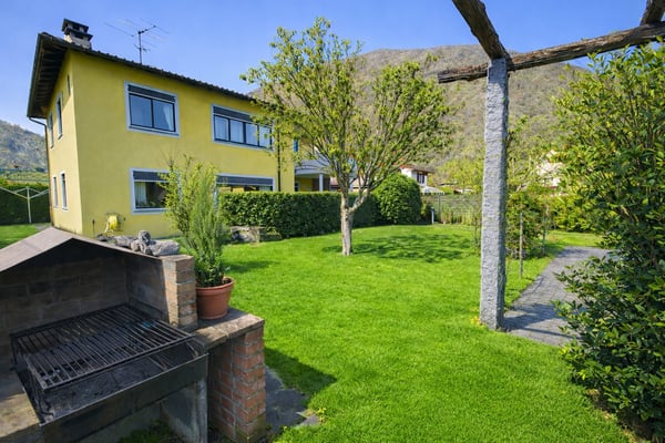 Haus mit zwei Wohnungen und schönem Garten 25