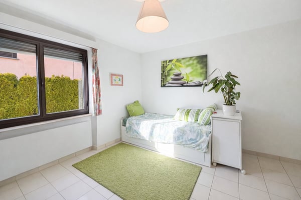 Haus mit zwei Wohnungen und schönem Garten 24