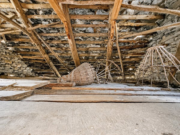 Rustico da ristrutturare con terreno 6