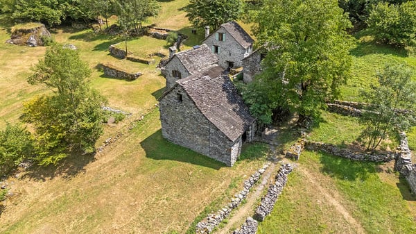 Rustico mit Land zum Renovieren 1