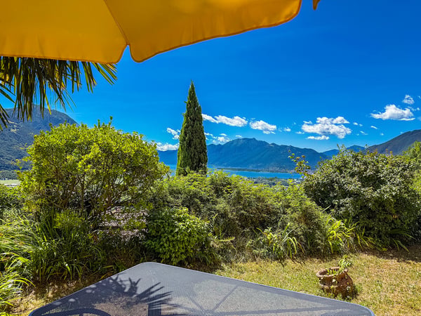 Sur le Lac Majeur, au Tessin, Maison des vacances avec vue panoramique 7