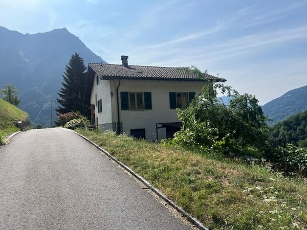Casa unifamiliare di 7.5 locali a Marolta 2