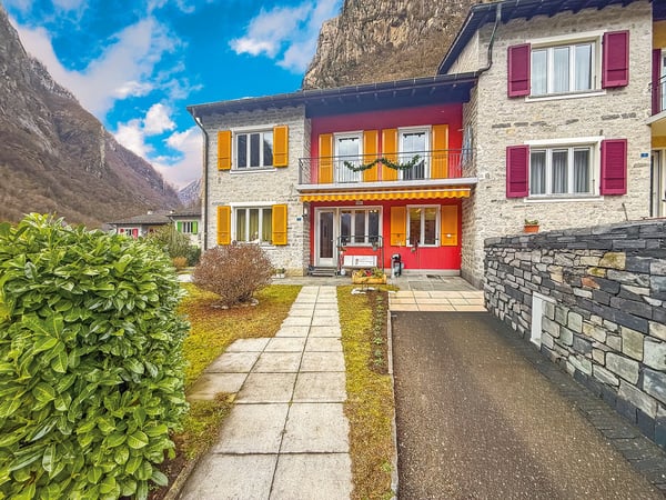 Grande casa a schiera in Alta Vallemaggia 1