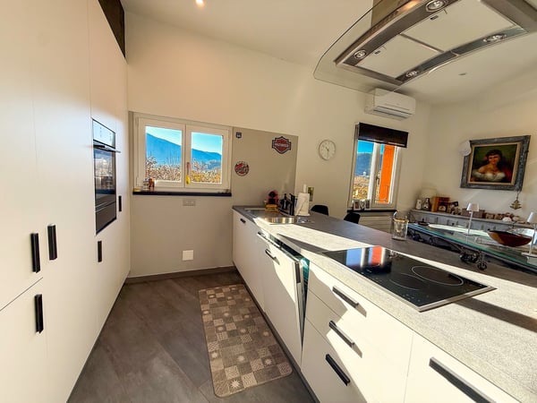 Zweitwohnsitz: 3.5 Zimmer-Wohnung im obersten Stockwerk mit Zugang zur Promenade am Fluss Maggia 8