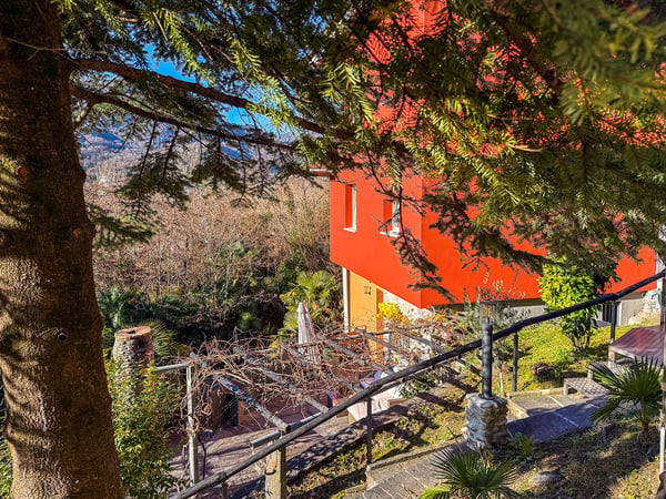 Splendida casa plurifamiliare di 10 locali a Solduno 6