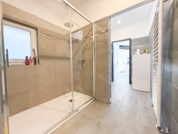 Splendida casa plurifamiliare di 10 locali a Solduno 24