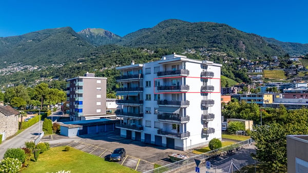 4.5 locali con vista aperta a Tenero - Terrasse und Weitsicht 20