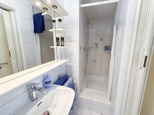 4.5 locali con vista aperta a Tenero - Terrasse und Weitsicht 12