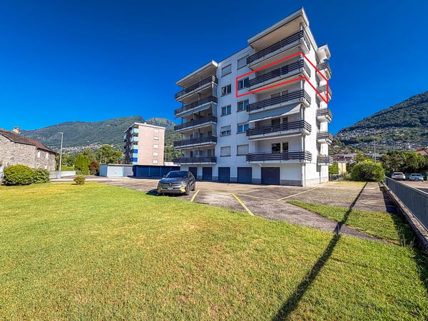 4.5 locali con vista aperta a Tenero - Terrasse und Weitsicht 19