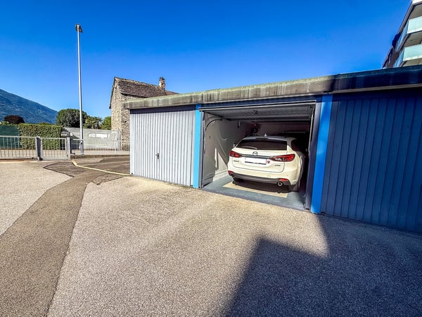4.5 locali con vista aperta a Tenero - Terrasse und Weitsicht 16