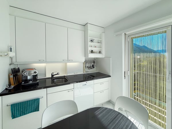 4.5 locali con vista aperta a Tenero - Terrasse und Weitsicht 9