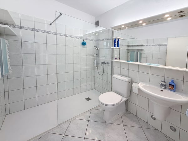 4.5 locali con vista aperta a Tenero - Terrasse und Weitsicht 15