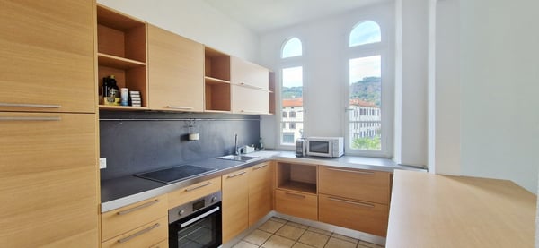 Bel 1.5 in posizione strategica con doppio balcone e due posteggi 8