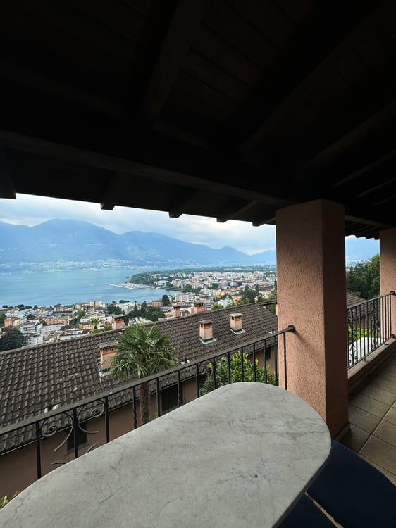 Bella casa 1.5 con giardino, giardino d'inverno e terrazza vista lago. 5