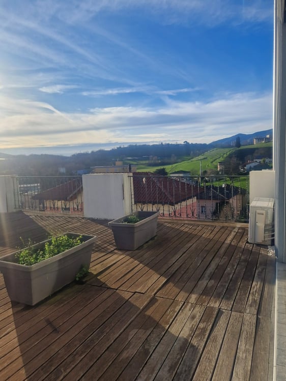 Porzione di residenza affittata con unità abitative e commerciali. 6