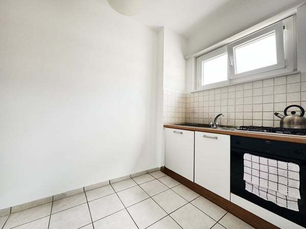 Bellissimo 1.5 locali con balcone coperto e vista aperta sulla città 5