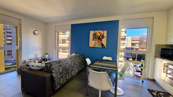 Bel 1.5 del 2009 arredato su misura in posizione comoda ai servizi. 1