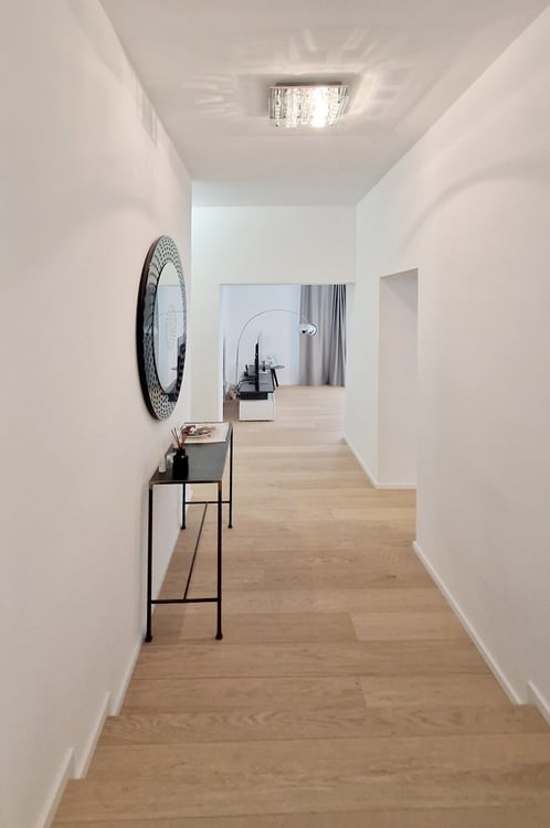 Elegante 1.5 locali in corte meticolosamente ristrutturata a nuovo. 9