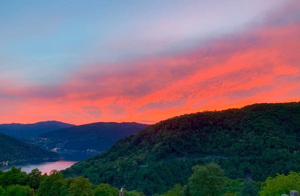 Interessante terreno edificabile con meravigliosa vista lago. 3
