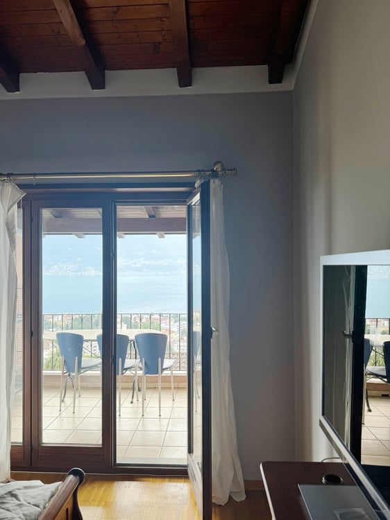 Bella casa 1.5 con giardino, giardino d'inverno e terrazza vista lago. 4