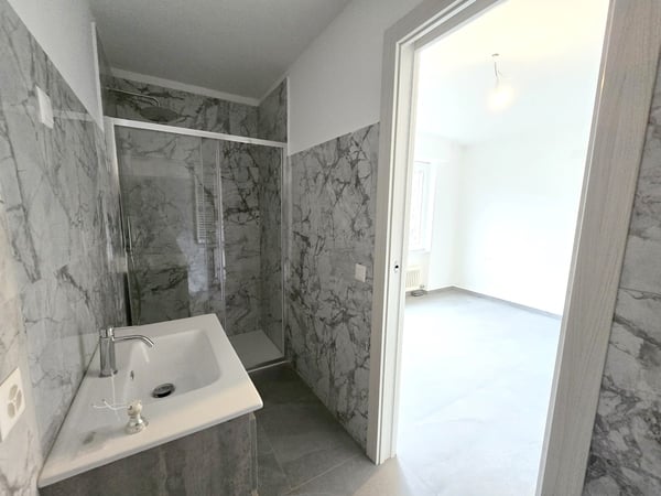 Bell'appartamento 1.5 locali ristrutturato nel 2024 con terrazza. 7