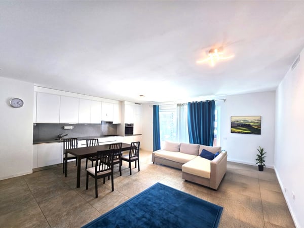 Bel 1.5 locali in stile moderno con grande terrazza coperta. 1