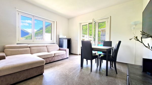 Bel 1.5 completamente ristrutturato nel 2024 con vista sui castelli. 1