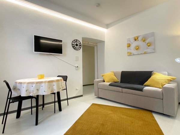 Palazzina rinnovata di quattro unità autorizzata per affitti brevi 2