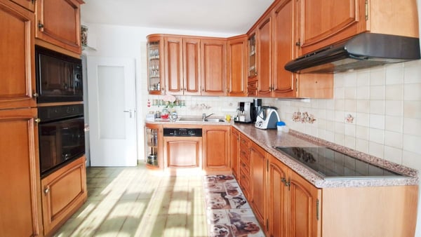 Grande casa 2 locali uni-bifamiliare con giardino, spa e grottino. 3