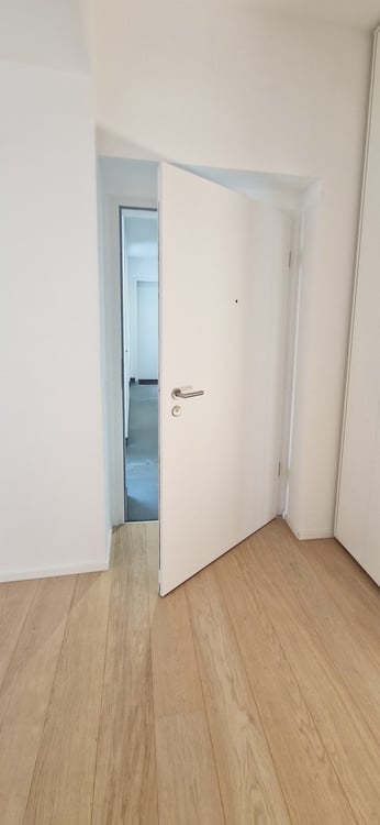 Bel 1.5 di medio-alto standing utilizzabile anche come ufficio. 12