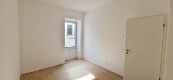 Bel 1.5 di medio-alto standing utilizzabile anche come ufficio. 6