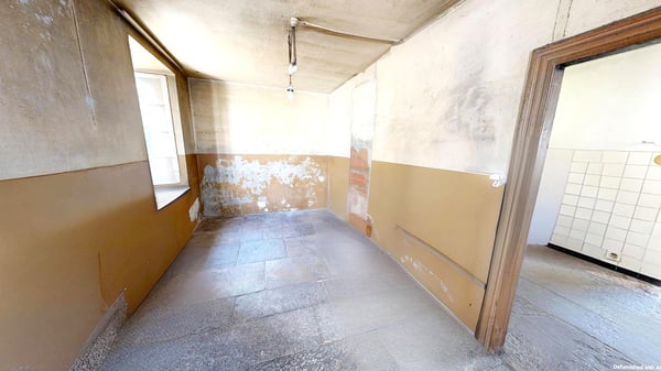 Affascinante casa storica 5,5 da riattare con affaccio sui monti. 6