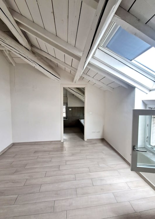 Porzione di residenza affittata con unità abitative e commerciali. 11