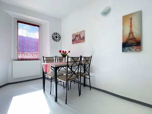 Palazzina rinnovata di quattro unità autorizzata per affitti brevi 9