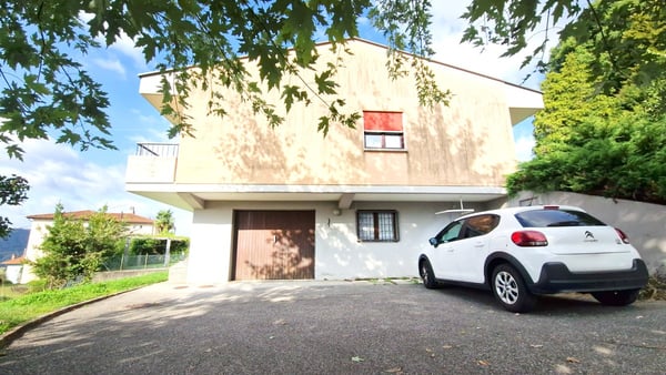 Bella casa indipendente 4,5 con giardino e meravigliosa vista aperta. 1