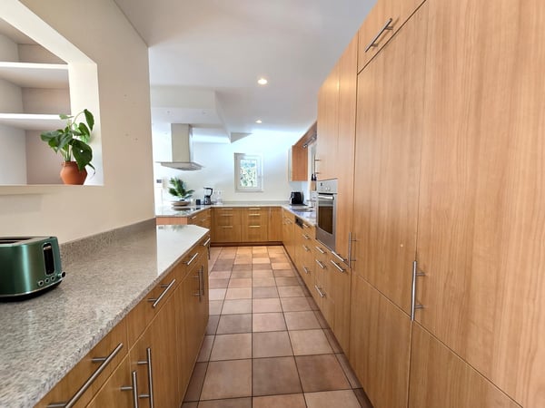 Esclusiva villa 702 m² con giardino e privacy a Miglieglia 6