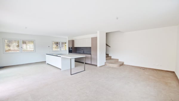 Casa 4,5 locali in contesto bifamiliare con giardino privato. 2