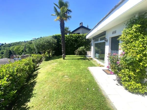 Casa 2,5 locali ristrutturata con vista Ceresio, giardino e parcheggi 13