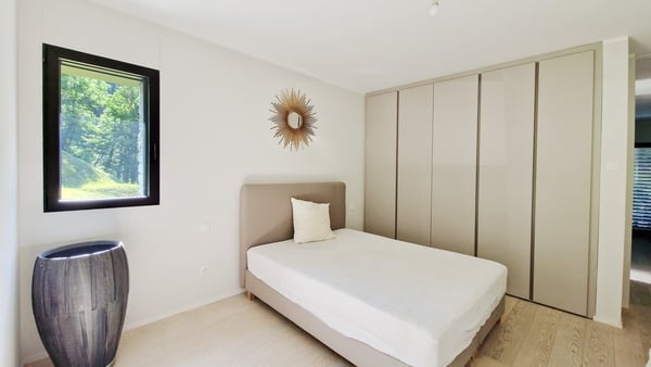 Appartamento 4,5 firmato Mario Botta con ampia terrazza vista valle 9