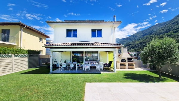 Moderna casa indipendente 6,5 con giardino con vasca idromassaggio 1